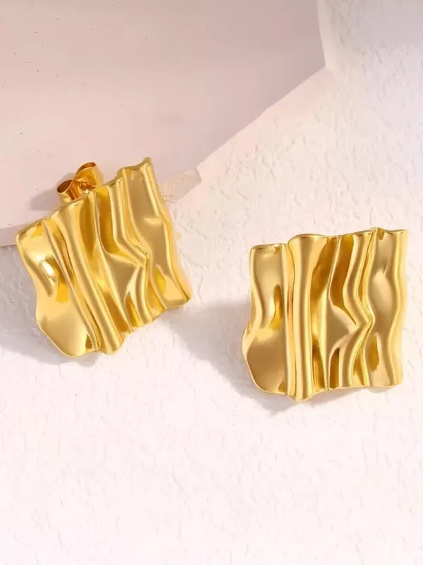 Gold_Hammer_Pattern_Irregular_Square_Earrings_For_Women