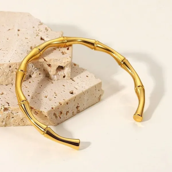 Gold_Traditional_Half_Bamboo_Bracelet_For_Women