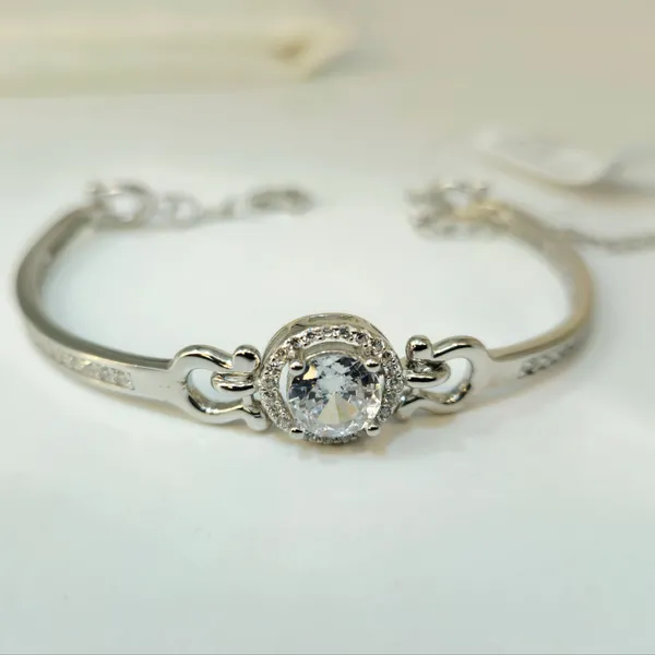 Classic_Solitaire_Halo_Bracelet