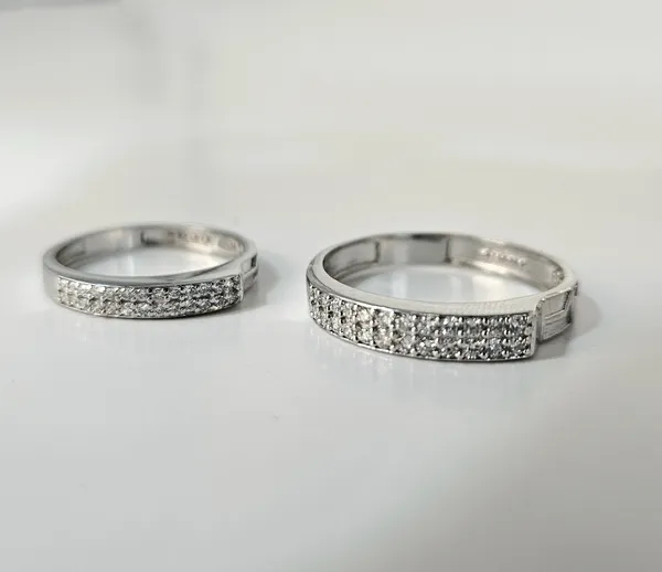 Classic_Two-Row_Pave_Silver_Couple'S_Rings