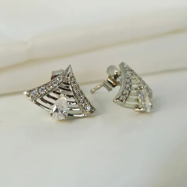 Silver_Architectural_Fan_Pendant_Set_With_Pav�_And_Teardrop_Solitaire