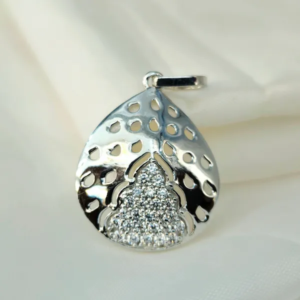 Silver_Mixed-Finish_Teardrop_Pendant_Set