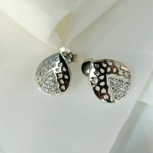 Silver_Mixed-Finish_Teardrop_Pendant_Set