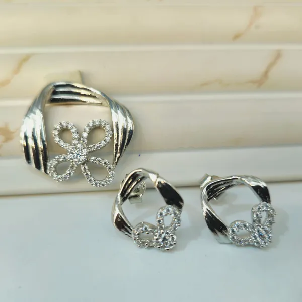 Silver_Twisted_Frame_Pave_Flower_Pendant_Set