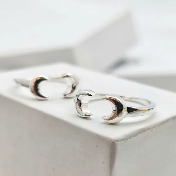 Crescent_Moon_Toe_Ring_For_Women