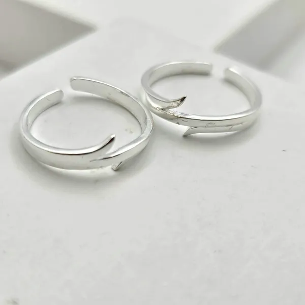 Sterling_Silver_Twisted_Bypass_Toe_Ring