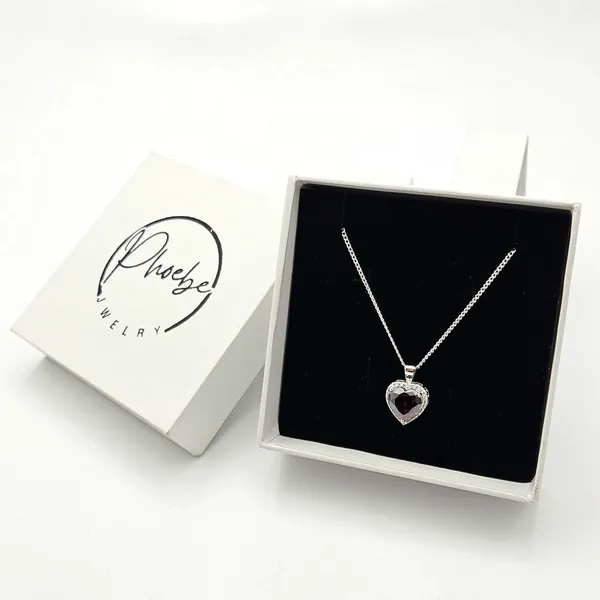 The_Crimson_Heart_Locket_With_Chain