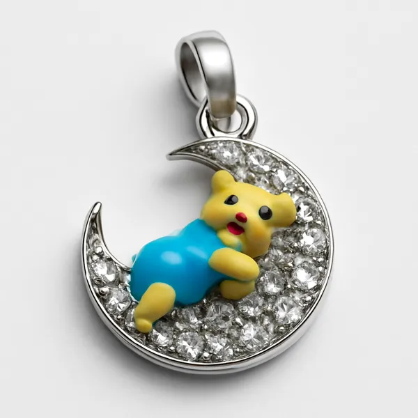 Dreamy_Moon_Bear_Pendant