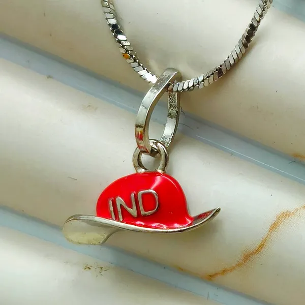 Indie_Red_Hat_Charm_Pendant