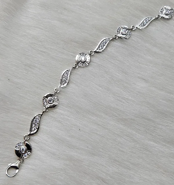 Enchanted_Silver_Zircon_Bracelet