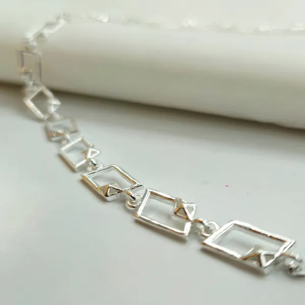 Geometric_Silver_Frame_Bracelet