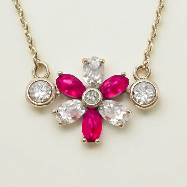 Silver_Pink_And_White_Floral_Pendant