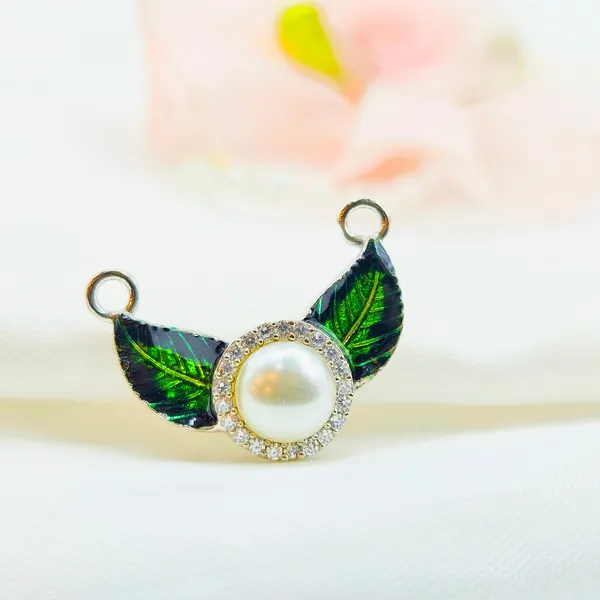 Winged_Pearl_Silver_Locket