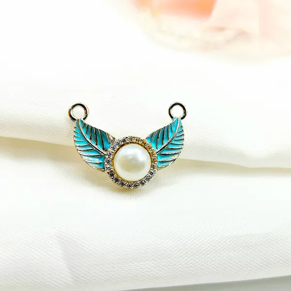 Winged_Pearl_Silver_Locket