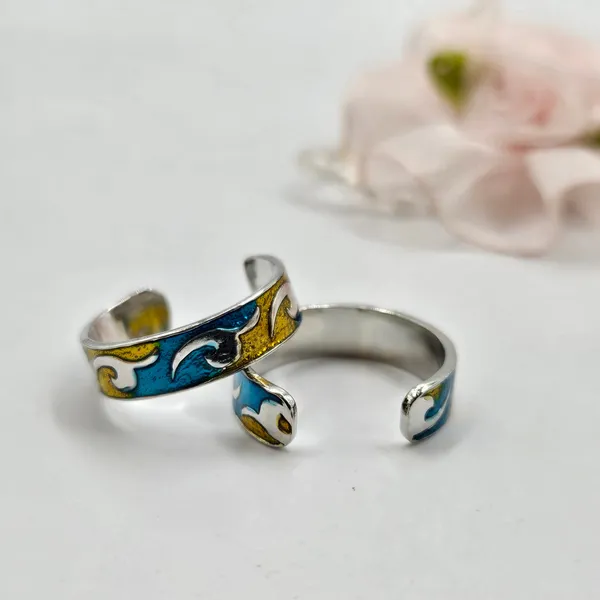 Silver_Enamel_Swirl_Toe_Ring