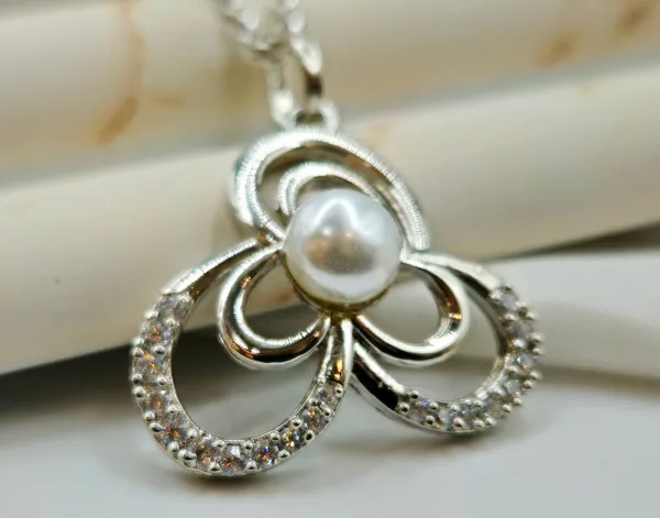 Silver_Pearl_And_Pave_Trefoil_Pendant