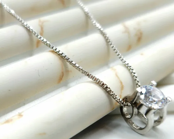 Silver_Crown_Setting_Solitaire_Pendant
