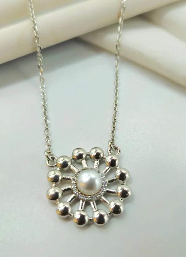 Silver_Pearl_Sunburst_Medallion_Pendant
