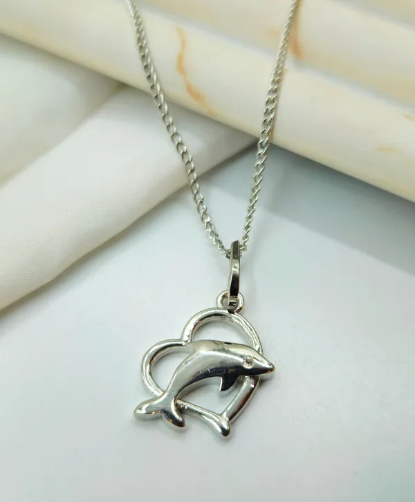 Silver_Dolphin_In_Heart_Pendant