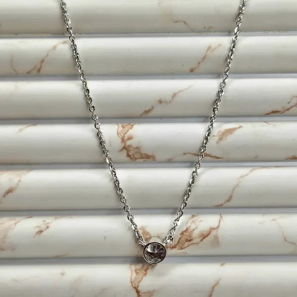 Classic_Round_Bezel_Set_Solitaire_Pendant