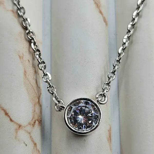 Classic_Round_Bezel_Set_Solitaire_Pendant