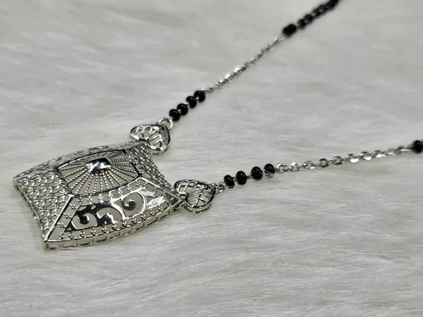 Contemporary_Geometric_Latticework_Mangalsutra