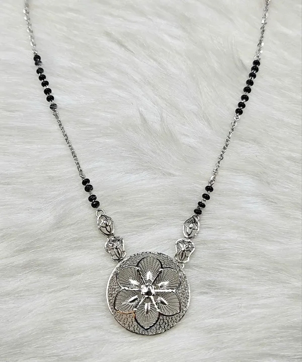 Contemporary-Style_Silver_Mangalsutra