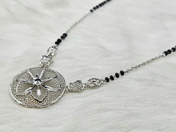 Contemporary-Style_Silver_Mangalsutra