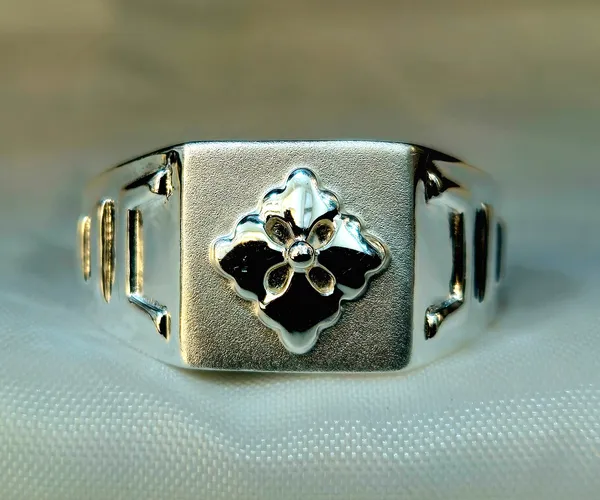 Silver_Floral_Quatrefoil_Signet_Ring_With_An_Abstract_Band