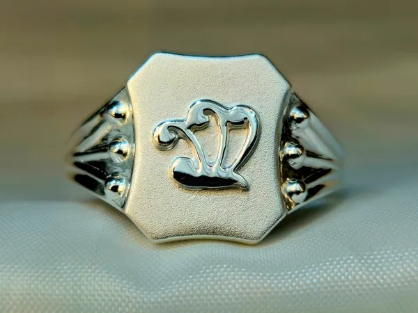 Silver_Stylized_Crown_Hexagonal_Signet_Ring