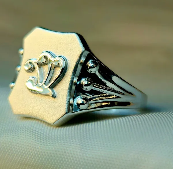 Silver_Stylized_Crown_Hexagonal_Signet_Ring