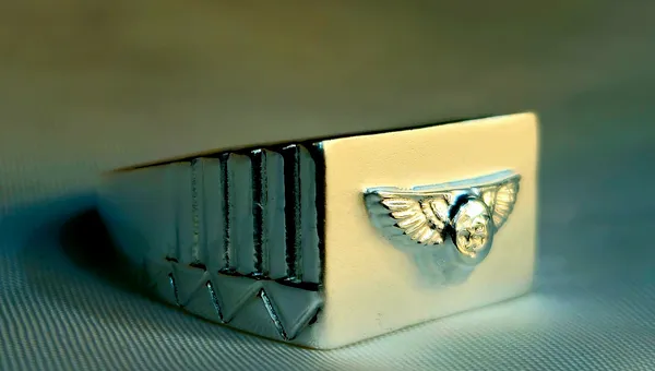 Silver_Bentley_'Flying_B'_Logo_Signet_Ring