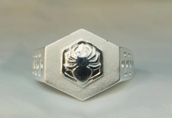 Silver_Spider_Emblem_Hexagonal_Signet_Ring
