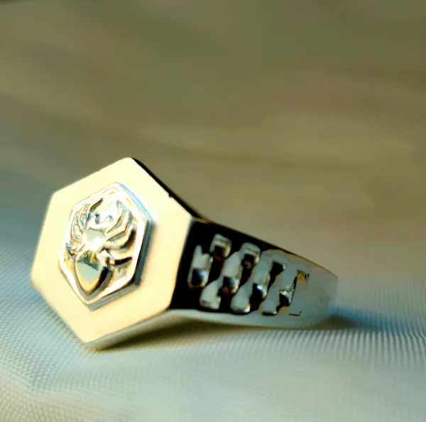 Silver_Spider_Emblem_Hexagonal_Signet_Ring