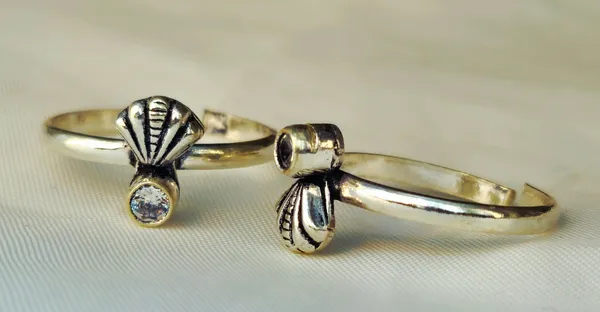 Antique-Finish_Silver_Cobra_Hood_And_Solitaire_Toe_Rings
