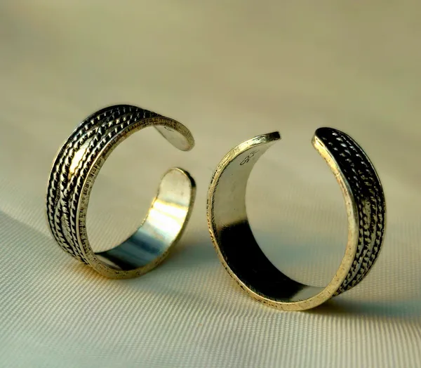 Antique-Finish_Silver_Braided_Chain_Toe_Rings