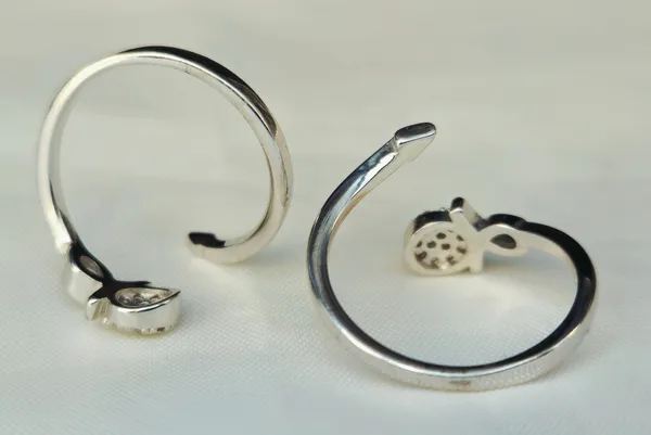 Silver_Crystal_Fish_And_Arrow_Tail_Bypass_Toe_Rings