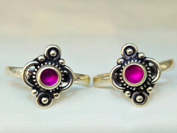 Antique-Finish_Silver_Granulated_Floral_Toe_Rings