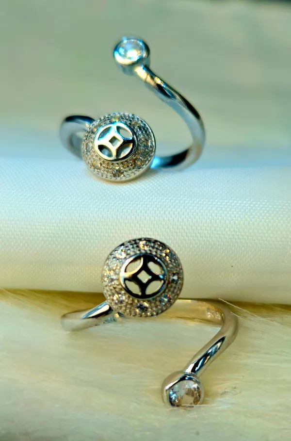 Silver_Square-Circle_Diamond_Cosmic_Toe_Ring