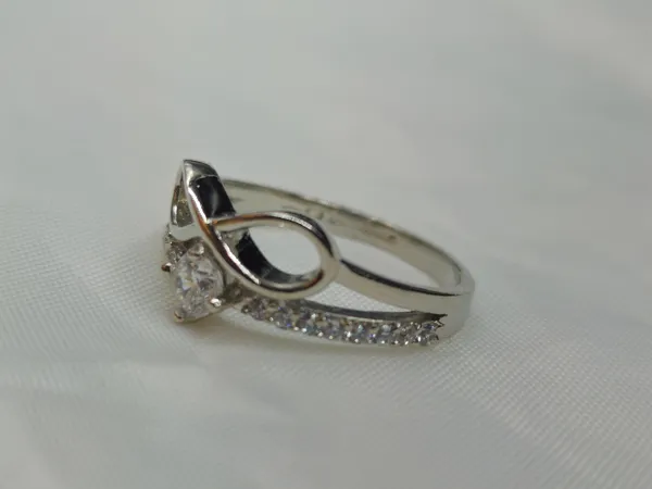 Silver_Layered_Infinity_And_Pave_Chevron_Ring