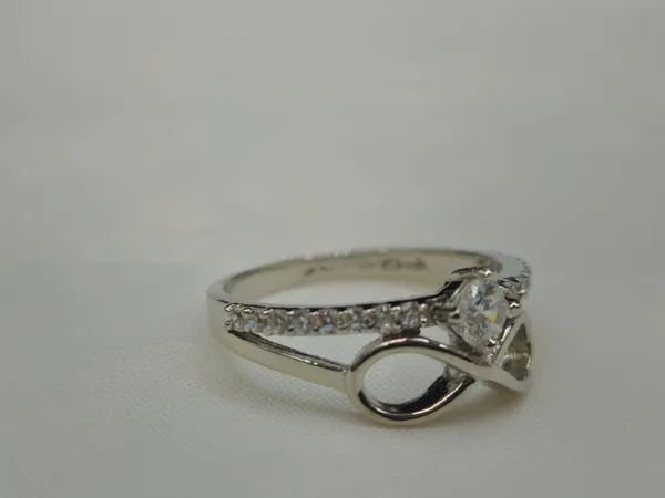 Silver_Layered_Infinity_And_Pave_Chevron_Ring