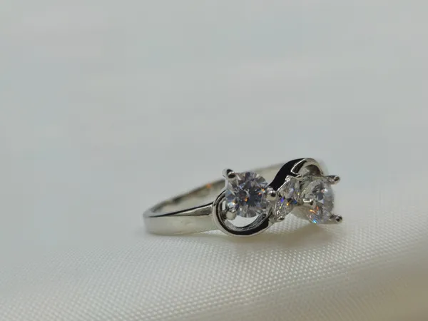 Silver_Crystal_Infinity_Bow_Ring