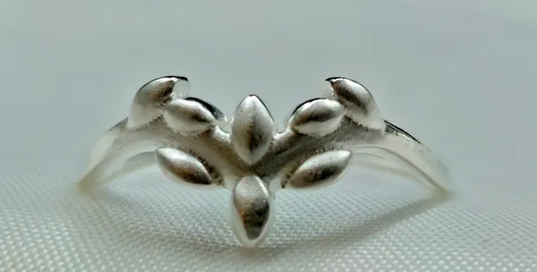 Silver_Leaf_Ring_For_Women