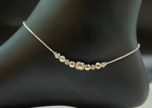 Contemporary_Silver-Toned_Textured_Bead_Anklet