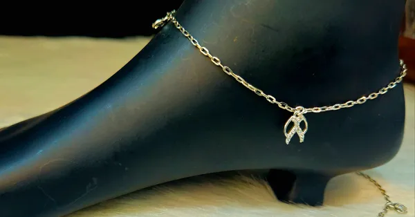 Silver-Toned_Sparkling_Ribbon_Charm_Anklet