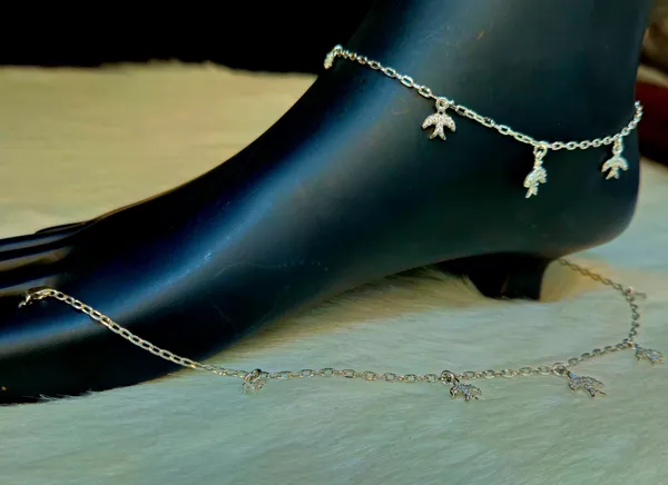 Silver_Sparkling_Bird_Charm_Anklet
