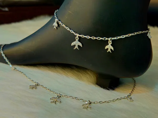 Silver_Sparkling_Bird_Charm_Anklet