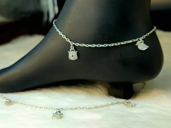 Sparkling_Handbag_And_Bird_Charm_Anklet