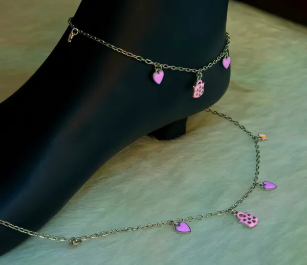 Silver-Toned_Pink_Heart_And_Handbag_Charm_Anklet