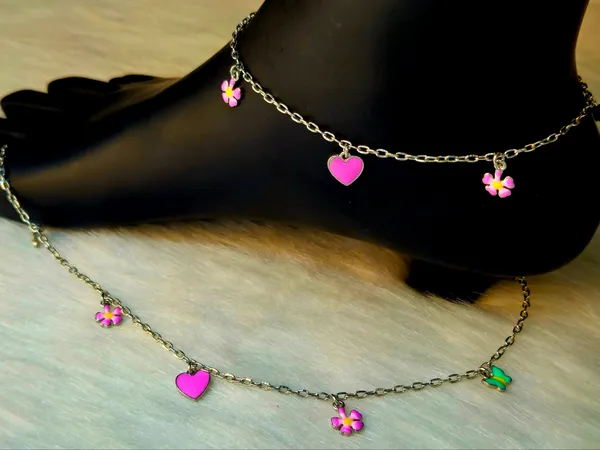 Floral_And_Heart_Charm_Anklet
